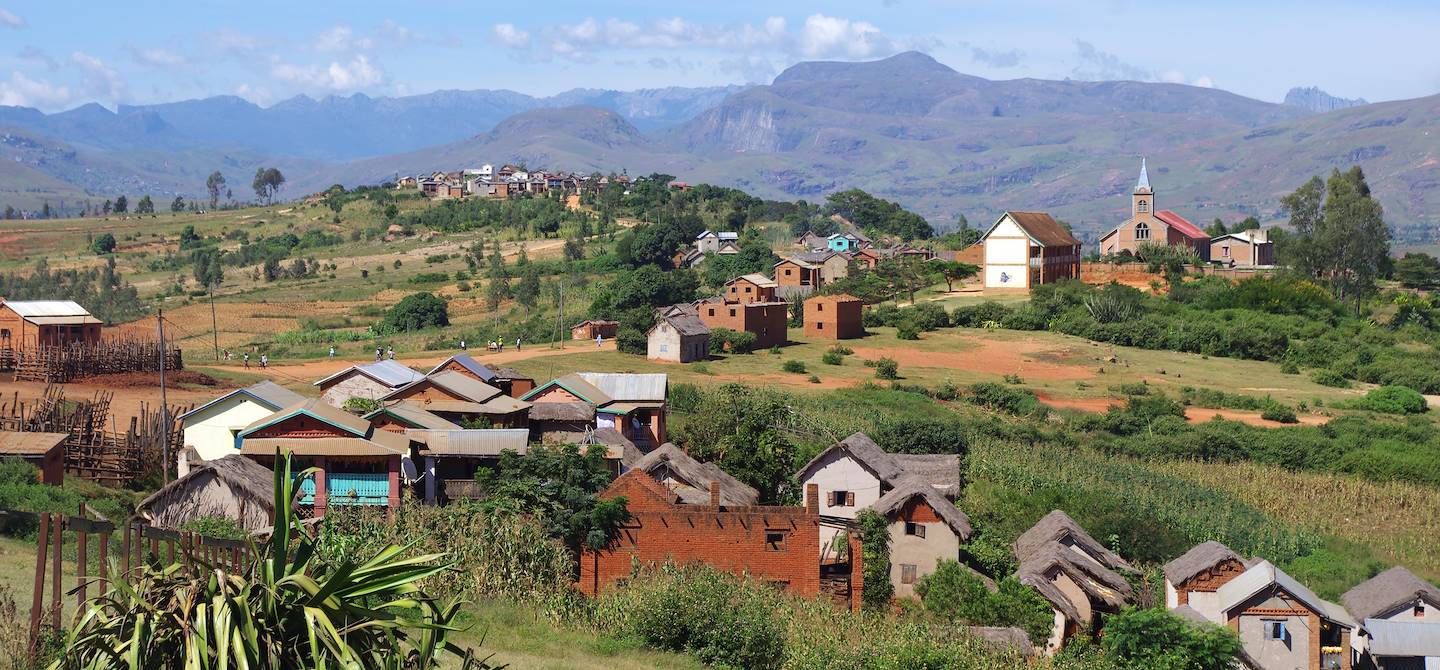 Paysage des Hautes Terres malgaches traversé par nos circuits